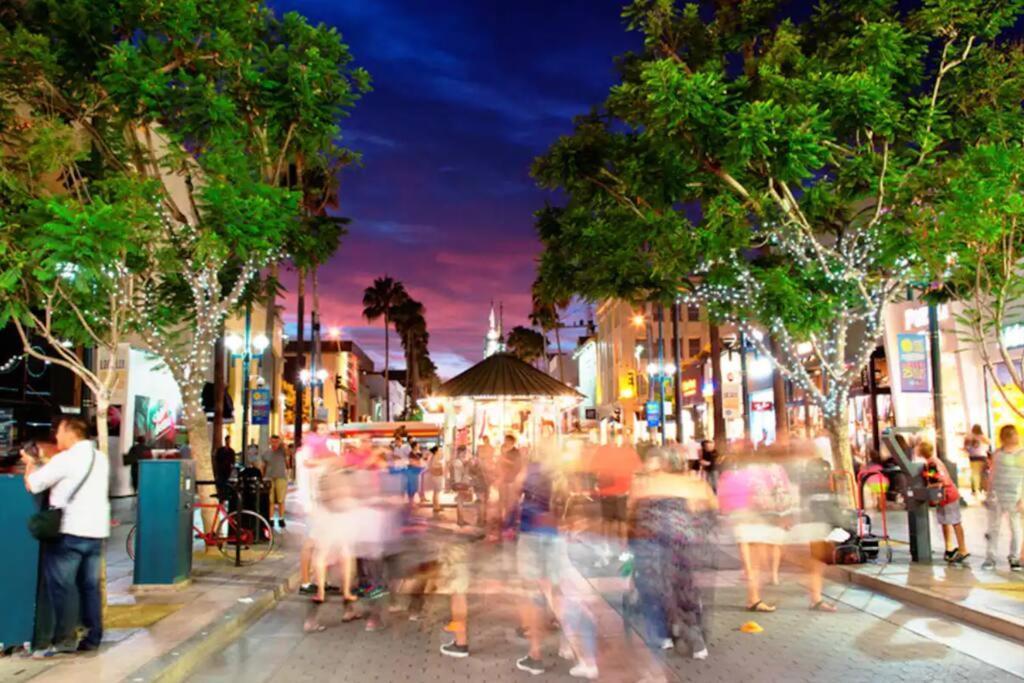 Apartamento Lovely On The Promenade! Free Parking Los Ángeles